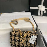 Zivas Charm Sleek Silhouette Luxury Handbag (Premium Everyday Carry) – Detail View
