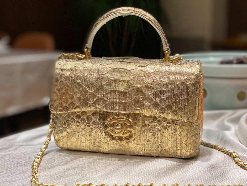  mid purse view 1
