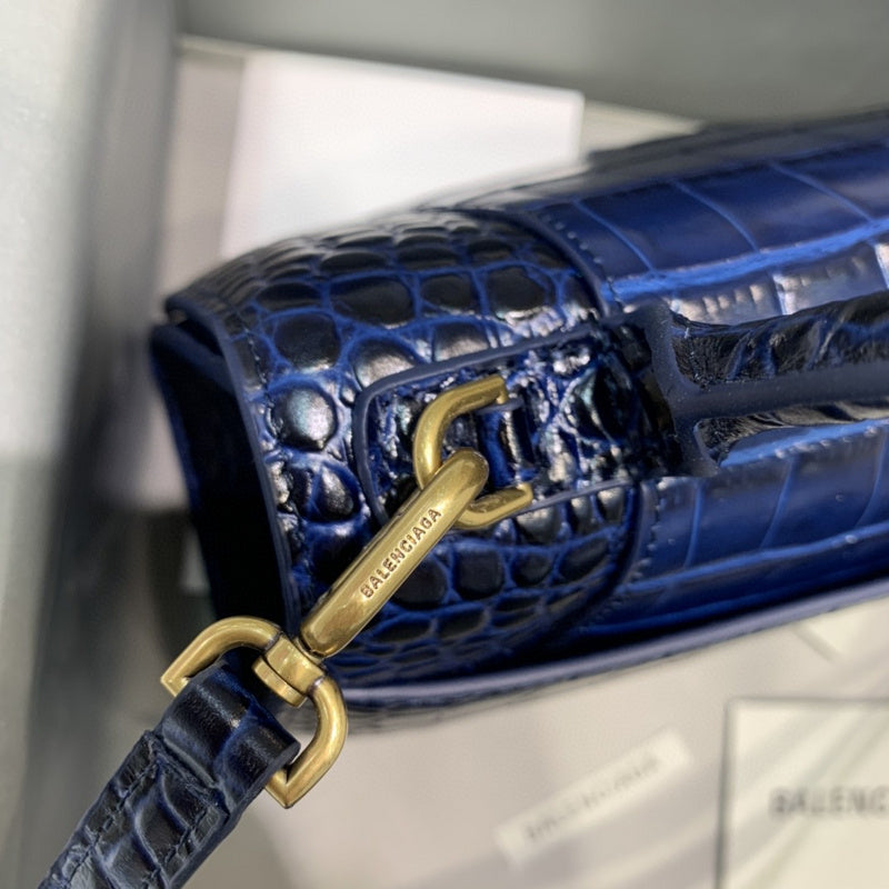 Zivas Charm Versatile Design Premium Handbag (Premium Everyday Carry) – Close-Up Detail
