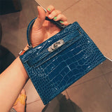  smart shoulder bag styled with outfit