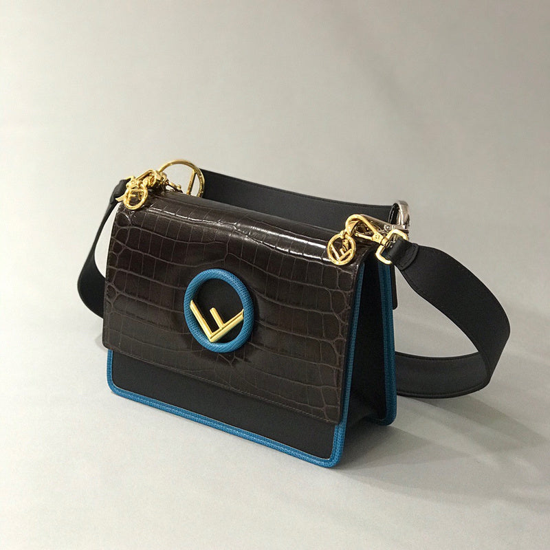 Ziva's Charm handbag – detail view (Standard Size)