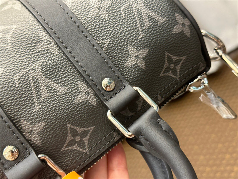  tote bag interior and compartment view