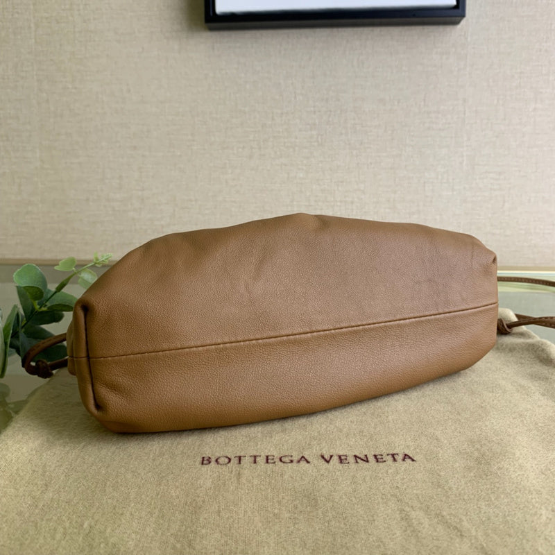 Chic Vegan Leather Handbag - Everyday Elegance | Women's Everyday Carry Handbag #1740 - hardware and detail close-up (image 5) of designer-inspired handbag