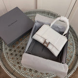 Styled lifestyle shot of everyday-luxe premium women's handbag – women's premium purse