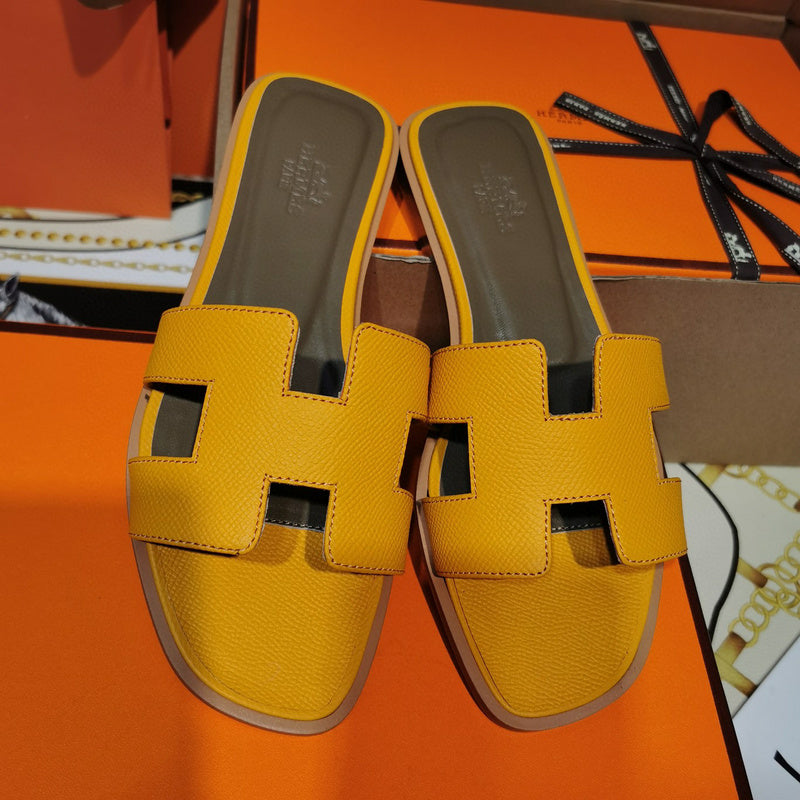 Hermès Black Espadrille Wedge Sandals - Close-Up Texture View