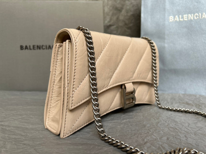 Zivas Charm Contemporary Flair Statement Handbag (Effortless Style Upgrade) – Interior View
