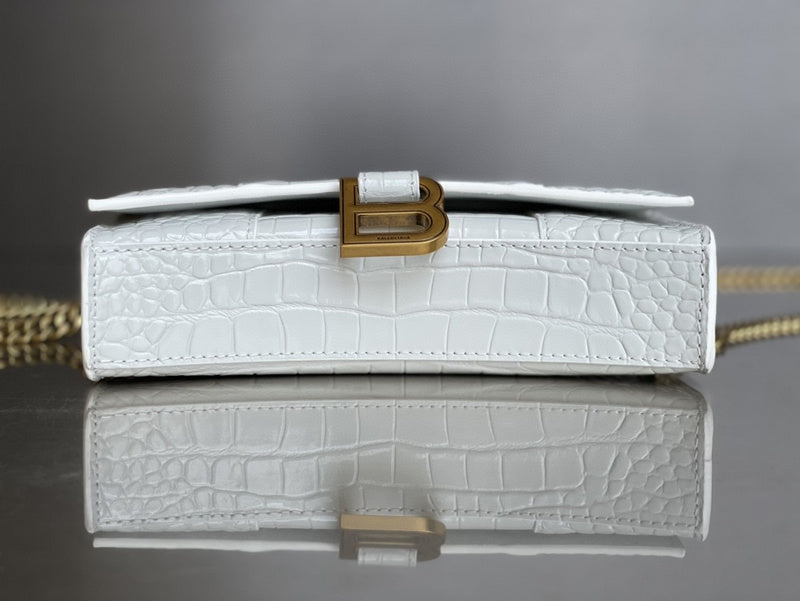 Zivas Charm Modern Minimalist Look Statement Handbag (Effortless Style Upgrade) – Interior View