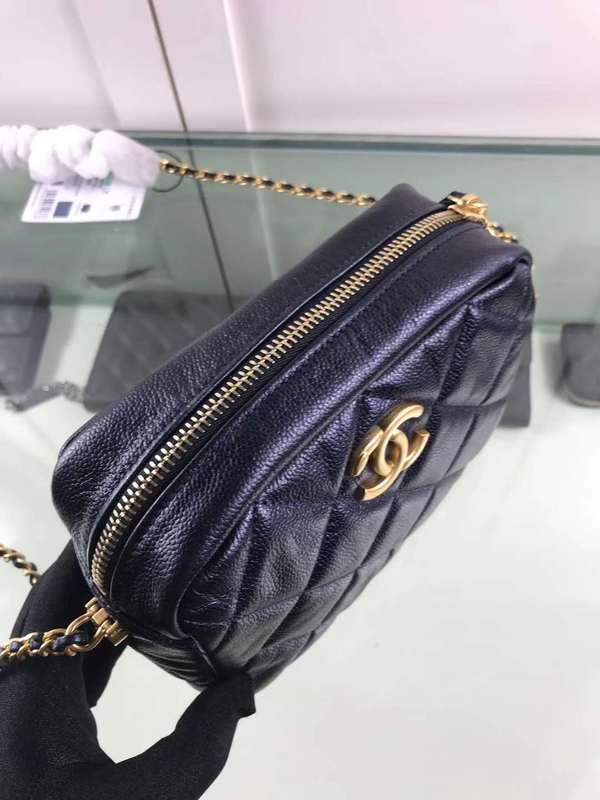 Zivas Charm Signature Style Fashion Handbag (Premium Everyday Carry) – Close-Up Detail
