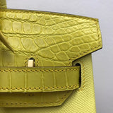  Elegant structured bag front view 103
