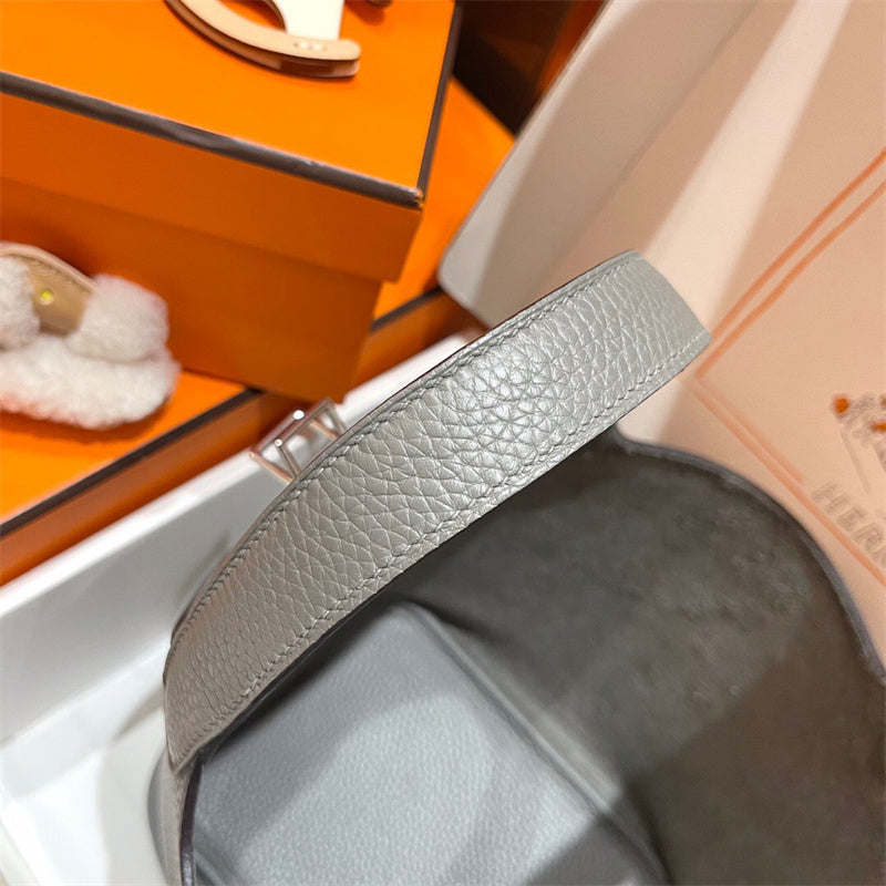  graceful everyday bag detail view showing craftsmanship 26
