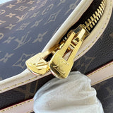  everyday tote bag styled with outfit
