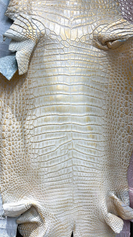  elegant shoulder bag detail view showing craftsmanship 20
