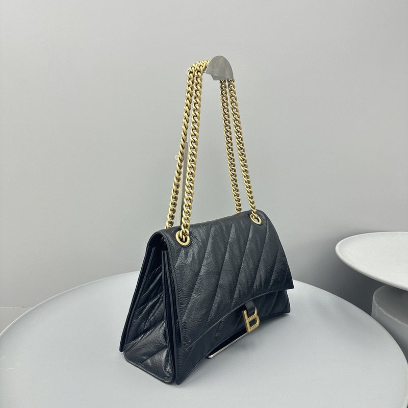 Zivas Charm Modern Minimalist Look Fashion Handbag (Considered Detail & Form) – Lifestyle Shot