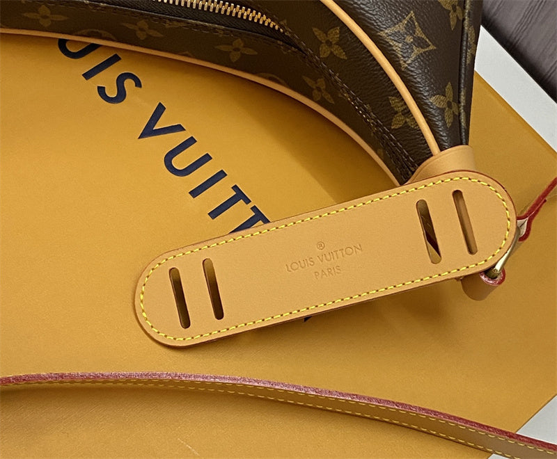  essential tote bag detail view showing craftsmanship 8