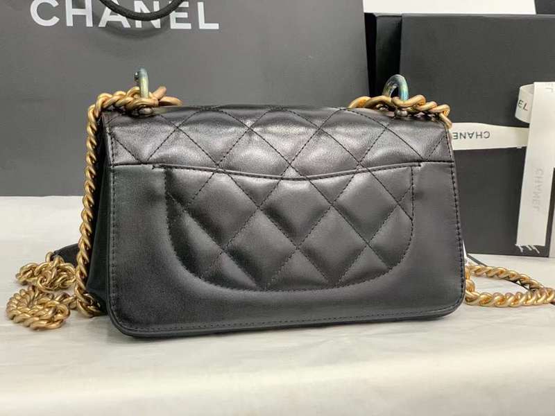 Zivas Charm Refined Everyday Style Designer Handbag (Thoughtfully Structured Design) – Styled Look