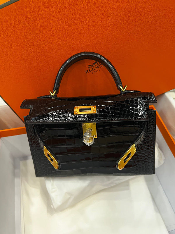 Side view of everyday-ready structured handbag