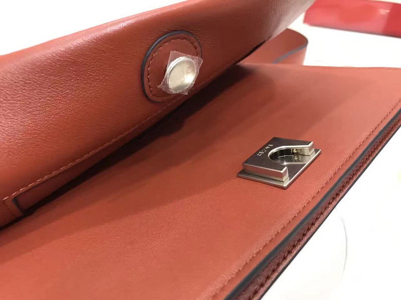 Front view of premium modern women's handbag – women's luxury accessory