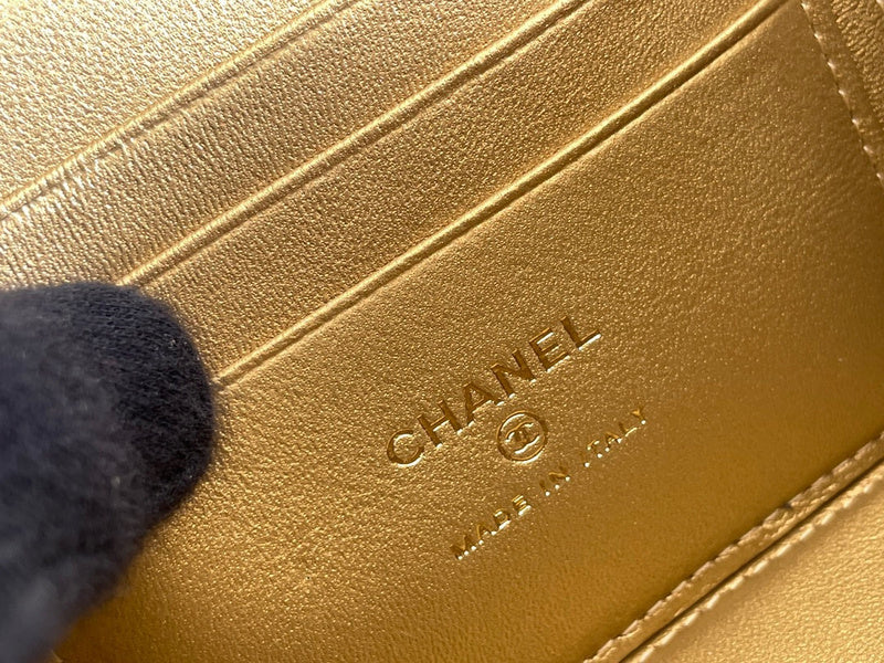 Zivas Charm Everyday Sophistication Designer Handbag (Versatile Style Statement) – Detail View