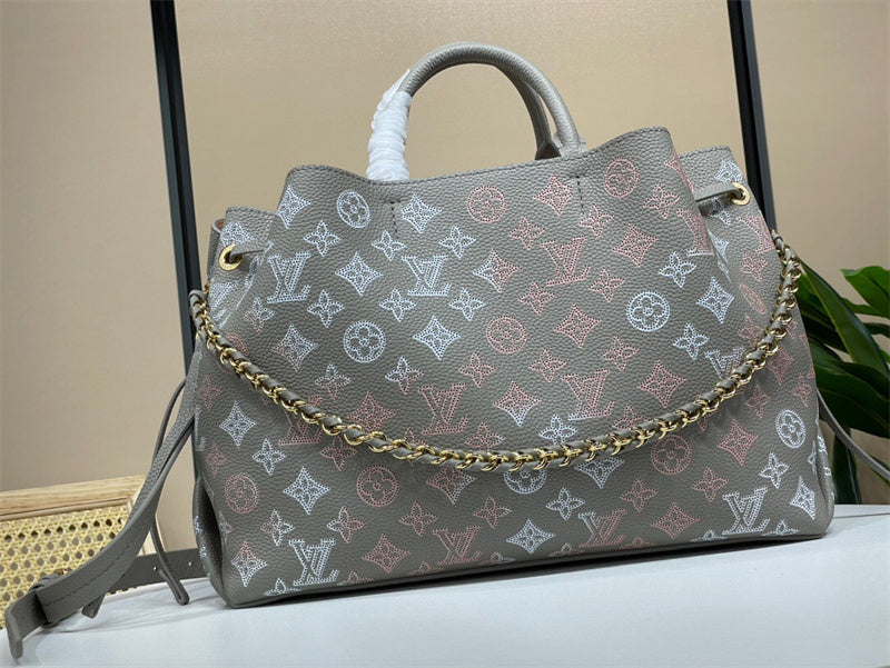  handbag close-up of hardware and finish