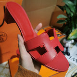 Hermes sandals Style 016 - logo and branding close-up