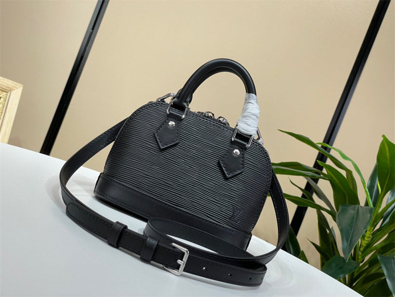  top-handle bag close-up of hardware and finish 17