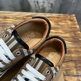 Burberry shoes Style 290 - sole and craftsmanship detail