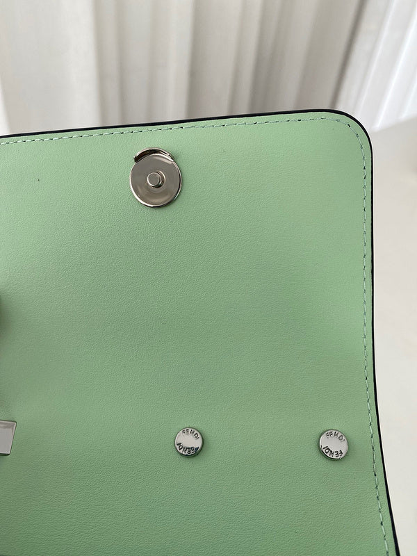 Ziva's Charm handbag – product shot (13cm*7cm*6cm)