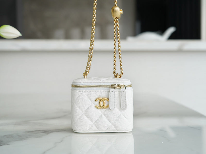  women's handbag, compact design, view 3