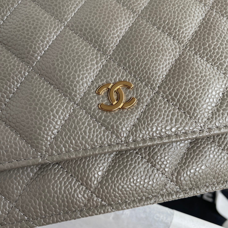 Zivas Charm Classic Sensibility Fashion Handbag (Considered Detail & Form) – Detail View