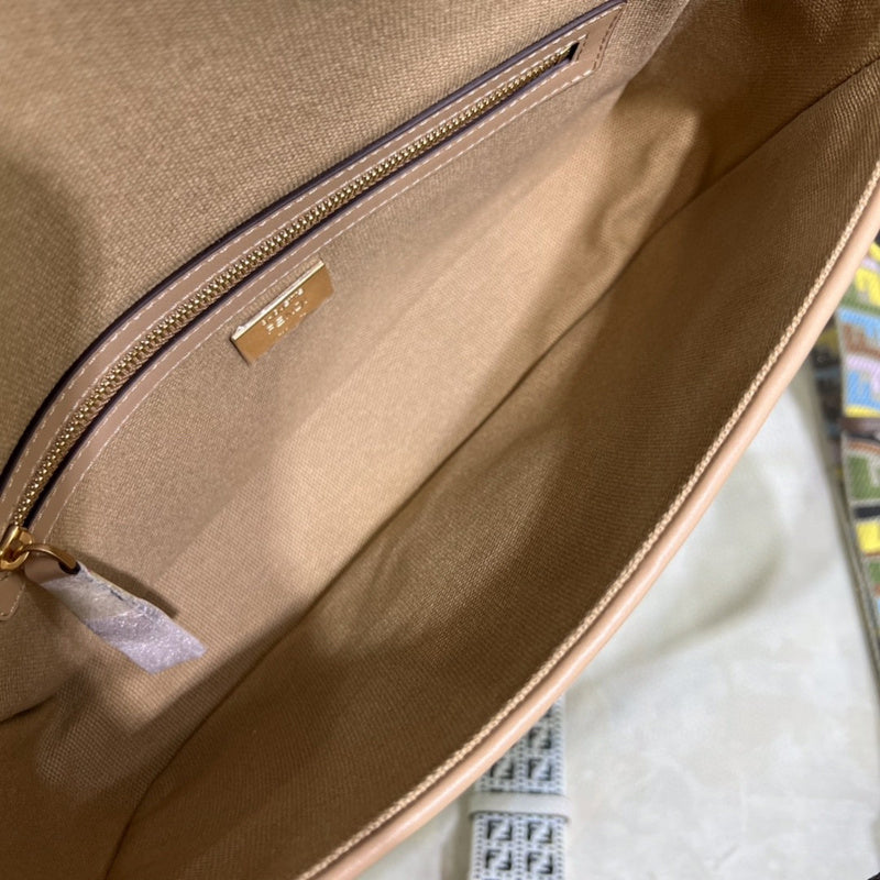 Ziva's Charm handbag – product shot (27cm*6cm*15cm)