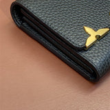  Refined top-handle bag carried on shoulder 10