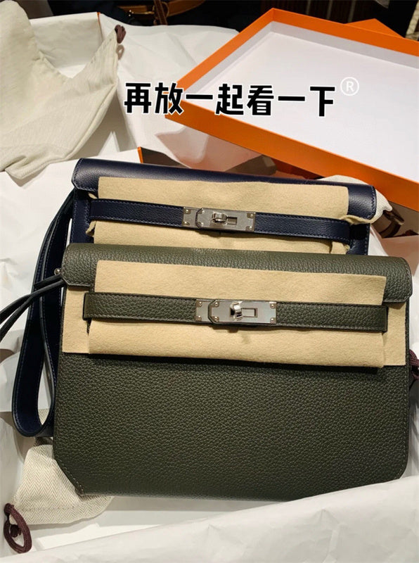  crossbody bag interior and compartment view