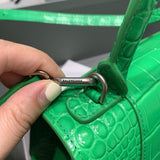 Zivas Charm Understated Luxury Statement Handbag (Refined Modern Silhouette) – Close-Up Detail