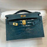  carryall bag close-up of hardware and finish 17