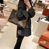  crossbody bag interior and compartment view 33