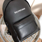 Handle and strap detail of refined structured women's handbag – women's everyday handbag