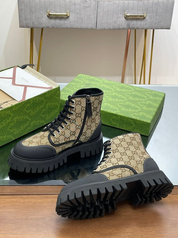 Gucci all-black luxury sneakers view 6 retro runner design