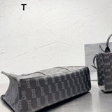 Ziva's Charm handbag – product shot (one versatile size)