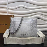 Side profile of everyday-luxe premium women's handbag – women's statement bag