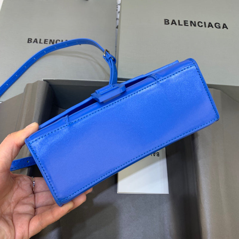 Sophisticated Vegan Leather Handbag - Chic Everyday Appeal | Women's Statement Accessory #575 - back view (image 4) of designer-inspired handbag