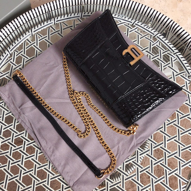 Close-up detail of structured modern women's handbag – women's luxury accessory
