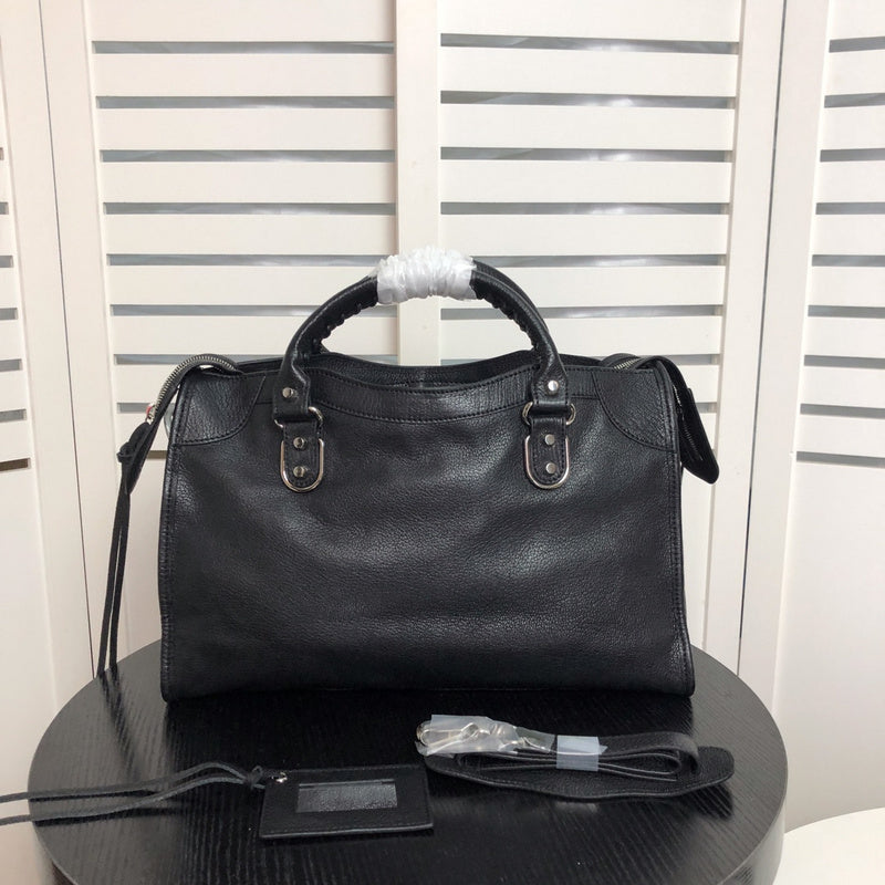 Front view of modern refined women's handbag – women's luxury handbag