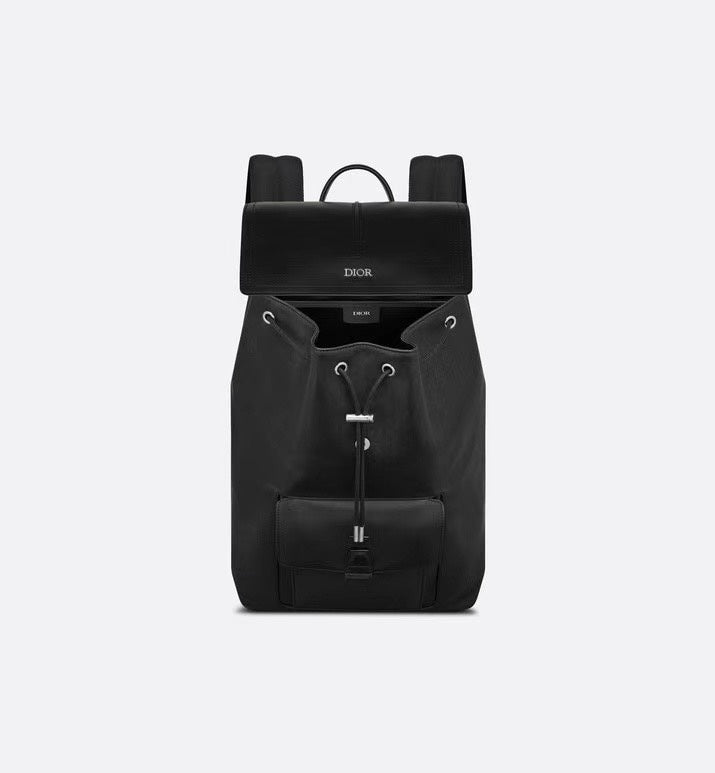 Handle and strap detail of sleek signature women's handbag – women's designer-style accessory