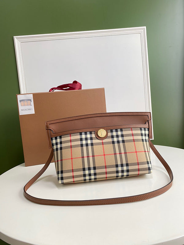 Ziva's Charm handbag – front view (one versatile size)