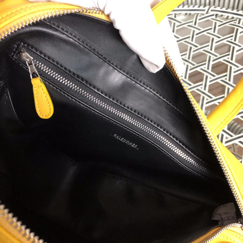 Side profile of polished refined women's handbag – women's premium purse