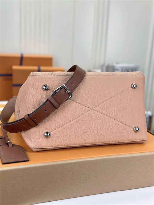  sophisticated shoulder bag detail view showing craftsmanship 8