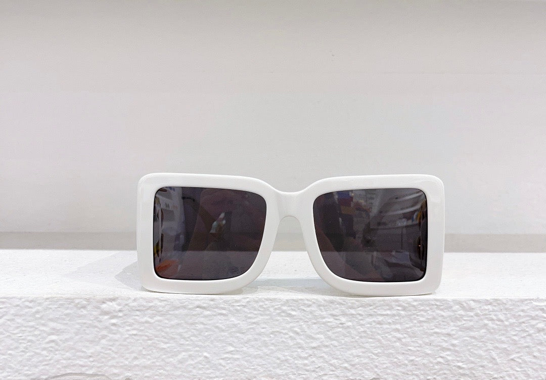 Burberry Sunglasses – luxury designer piece at Bellvora
