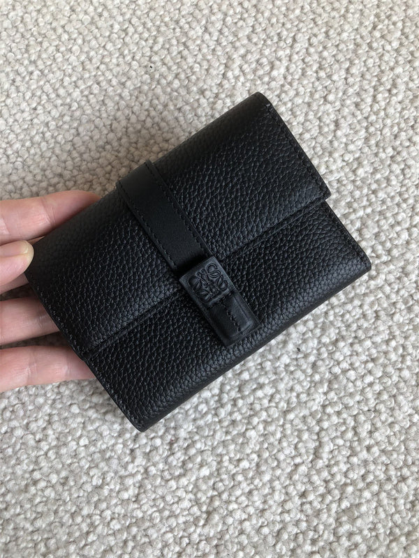 Ziva's Charm handbag – full view (Standard Size)