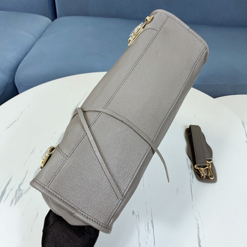 Zivas Charm Timeless Appeal Fashion Handbag (Refined Modern Silhouette) – Angled View
