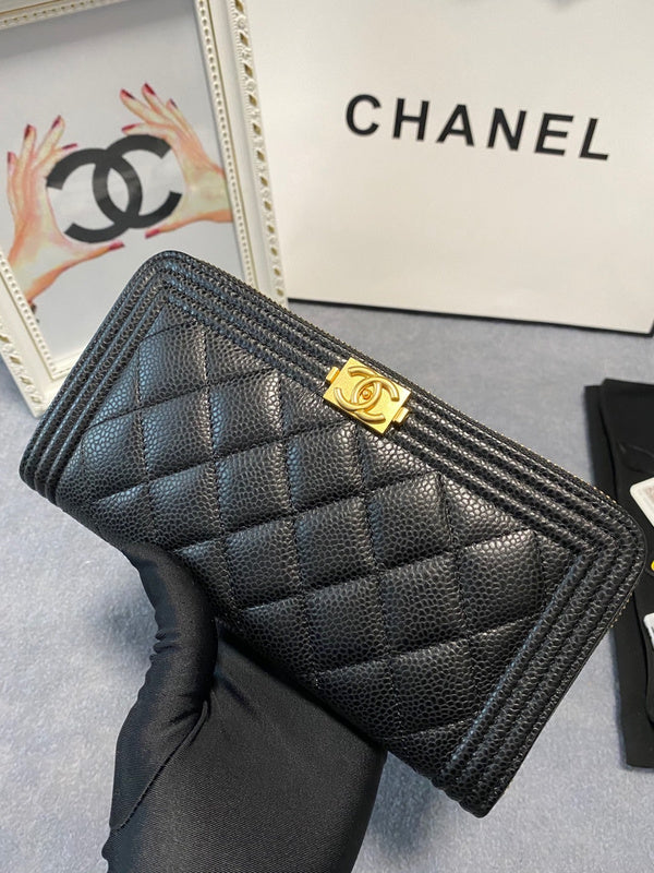  women's handbag, versatile design, view 4